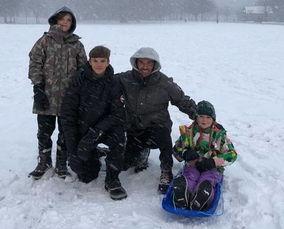 滑雪板吃瓜,一场别开生面的冬季狂欢