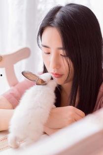 吃瓜少女兔兔子,吃瓜少女兔兔子的甜蜜瓜田奇遇记